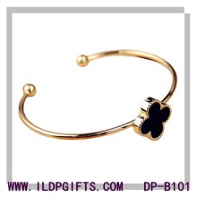 New simple design four-leaf clover bracelet