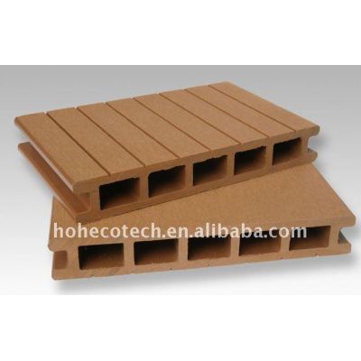 projetado piso de madeira de bordo