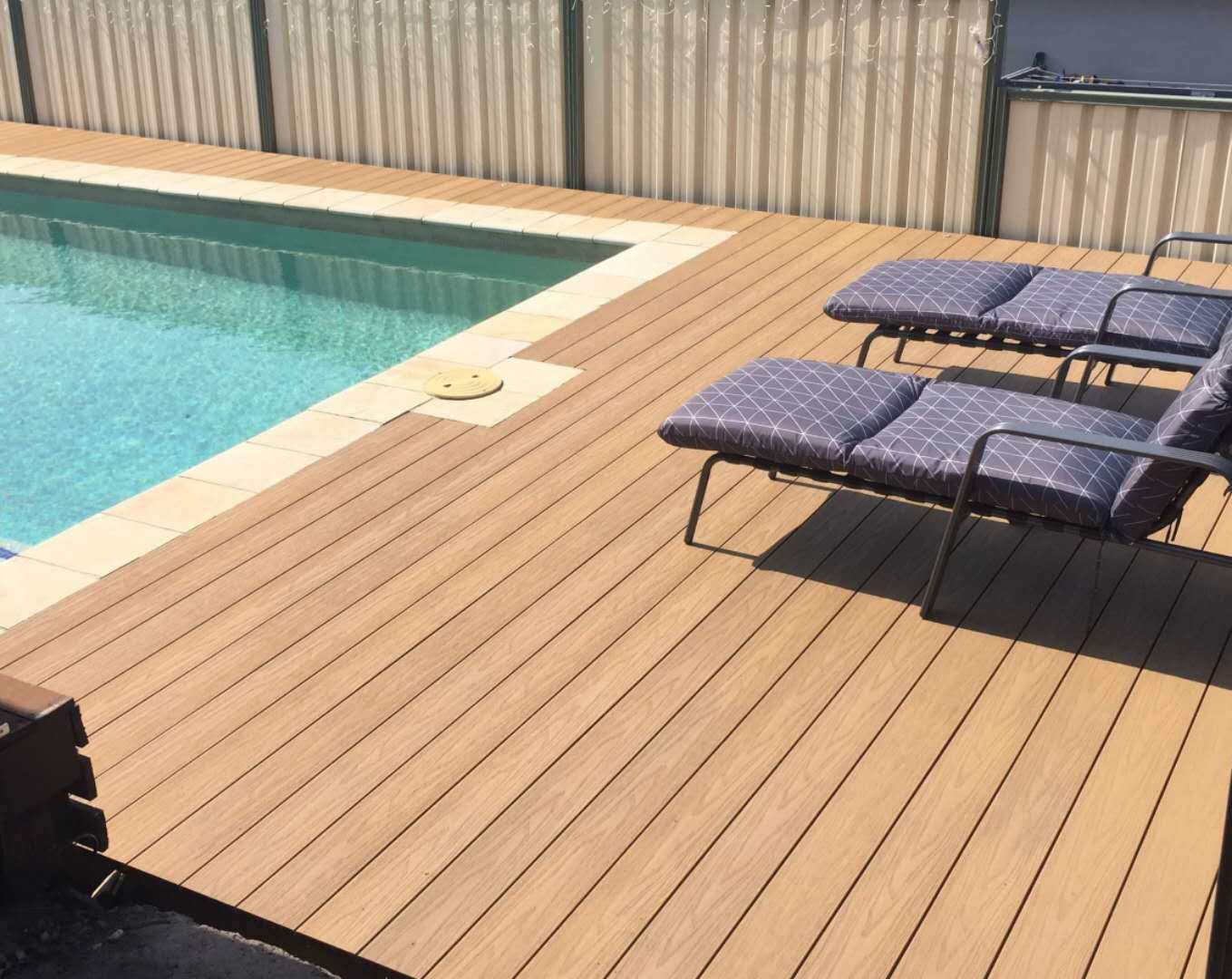 Co-extrusion composite decking