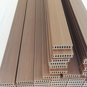 Échantillons de terrasses composites bois-plastique de co-extrusion