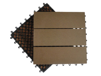 Tejas que se enclavijan compuestas plásticas de madera de la cubierta de la superficie de lijado antideslizante