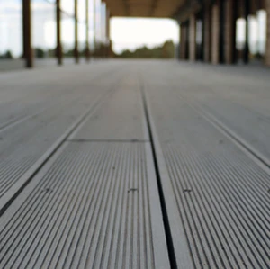 Pannello per terrazza in vendita calda, rivestimento in wpc resistente alle crepe in plastica riciclata