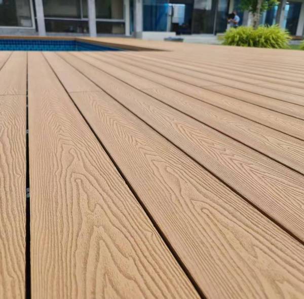Terrazas compuestas de madera 3D mejoradas: oportunidades de distribución y OEM