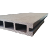 Pont en bois composite en plastique gris antidérapant à surface rainurée