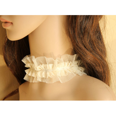 Nice Ladies cream lace collar chocker necklace
