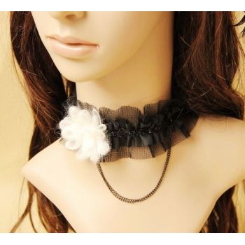 Autumn and winter black lace and wool flower necklace