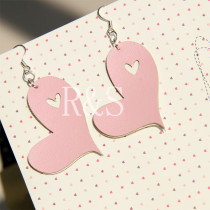Graceful pink heart pattern pendant earrings for beauty