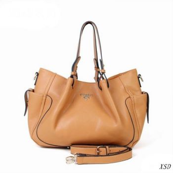 Prada leather tote,good quality of handbags