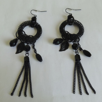 Black Dangle Earing With Chains Decoration