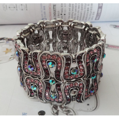Multicolor Elastic Bracelet With Glass Stones