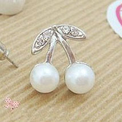 White Cherry Pearl Earrings