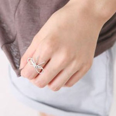 Silver Ring With Bow