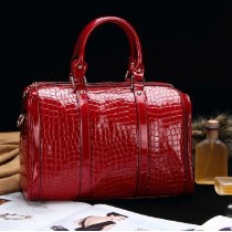 [Free Shipping]Korean Version Of The Leather Portable Dual-use Ladies Luxury Handbags