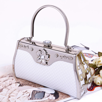 Silver Princess Evening Handbag With Flower Patte5rn