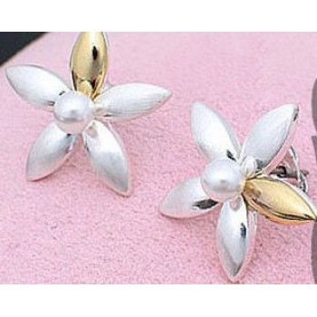 Free Shipping European and American fashion gold silver 2 color 5 Leaf Flower Pearl Earring girl