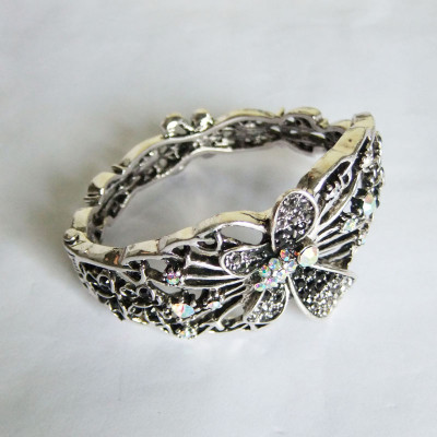 [Free Shipping] Hollow-out  Fashion Alloy Bracelet  With Butterfly Pattern