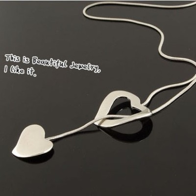 Free shippingSimple double heart smooth heart pierced Heart Necklace