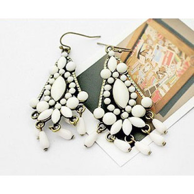 Free shipping The fashion in Europe and America retro jewelry Bohemia delicate openwork white water LADIES EARRINGS