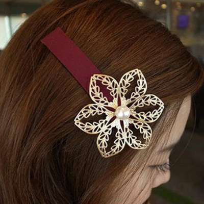 Free Shipping Golden Hollow Pearl Of Flower Hairpin