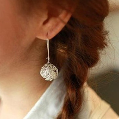 [ Free Shipping]  Jewelry Wholesale  Stylish Ladies Silver Openwork The Sphere Earrings Stud