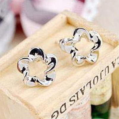 [Free Shipping ] Hollow Jewelry, Flowers Clover Earrings Tide Fashion Earrings Wholesale