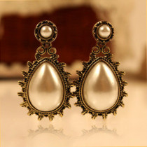 [ Free Shipping ] Jewelry Wholesale European And American Retro The Water Droplets Carved Pearl Earrings
