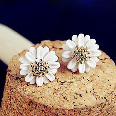 [ Free Shipping ] Jewelry Wholesale Simple Fashion Generous Daisy Flower Earrings