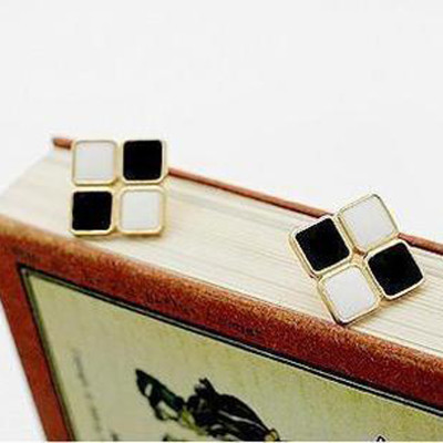 [ Free Shipping ] Small  Meow Jewelry Wholesale Selling Black-and-white Geometric Modeling Box Earrings