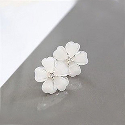 [ Free Shipping ]  Small Meow Jewelry Star Wearing Five-leaf Flower Diamond Earrings