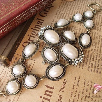 [Free Shipping]HL01901 jewelry factory in Europe and the United States foreign trade jewelry luxury retro tape flower pearl bracelet 29g