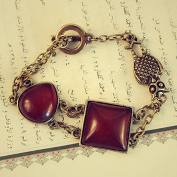 [Free Shipping]HL01801 the red agate imitation of European and American jewelry retro the carved lines owl texture bracelet 15g