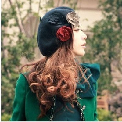 Female Autumn And Winter Small Chili Qool Flower Influx Of Painters Hat