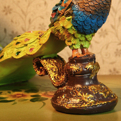 Smart peacock resin ornaments / desktop ornaments / craft gifts Christmas Gift Factory Outlet