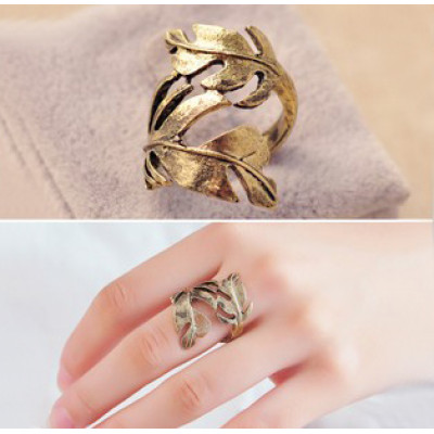 [Free Shipping]M40224 jewelry wholesale Europe and America retro the punk personality openwork leaves Ring Ring 6g