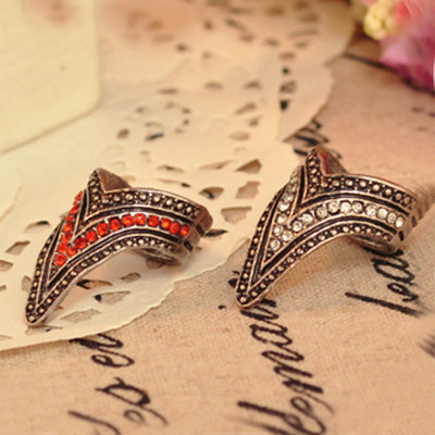 [Free Shipping]M40211 jewelry wholesale European and American retro big punk style retro tip the conical diamond ring ring 9g