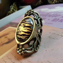 [Free Shipping]M40139 jewelry wholesale European and American retro leopard crystal multi-slice hollow carved ring 12g