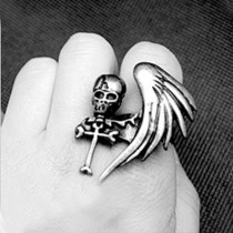 [Free Shipping]The M40176 Europe and the United States Peng Ke Gete Wind monoplane wings Skull Cross personalized ring is not adjustable retro 8g