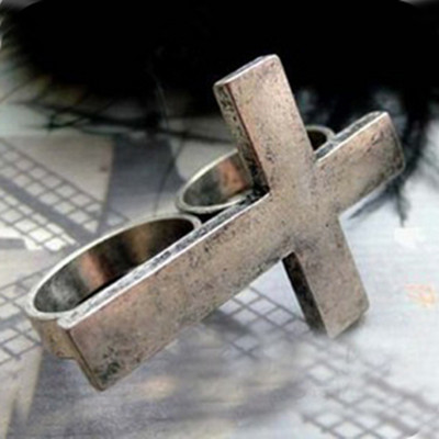 [Free Shipping]M40156 2012 new hot trinkets wholesale European and American retro cross double ring ring 11g