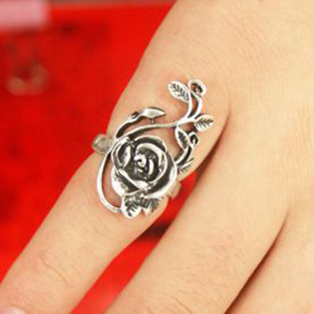 [Free Shipping]M40054 new hot 2012 trinkets European and American retro style roses vine Ring Ring 8g