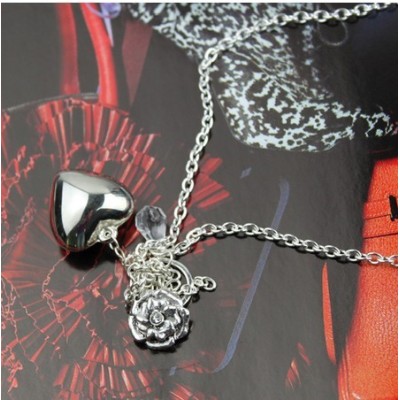Free shipping  fashionable super beautiful rose crystal heart sweater chain, necklace