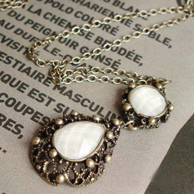 [Free Shipping]HL08107 Europe and the United States foreign trade jewelry wholesale retro gems long necklace sweater chain 2012 new 17g