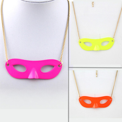 [Free Shipping]HL22407 Korean European and American jewelry retro female mask the fluorescence necklace sweater chain 21g