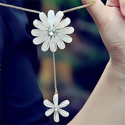 [Free Shipping]Ruili Fritillaria daisy HL06707 daisies Korea cosmos flowers long necklace sweater chain 33g