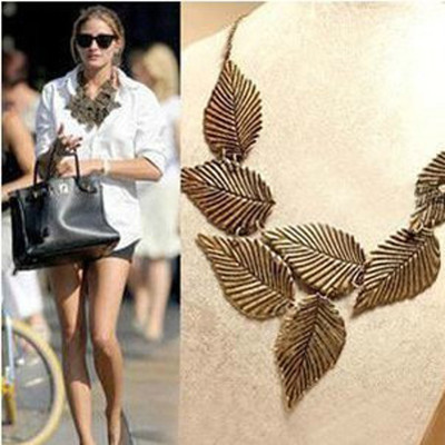 [Free Shipping]HL04907 European and American fashion retro temperament leaves pattern leaves exaggeration short necklace 17g