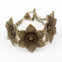 [Free Shipping] Retro wealth bloom delicate bracelet