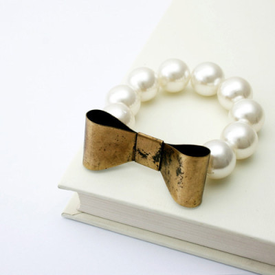 [Free Shipping]  retro  bracelet - pearl bow