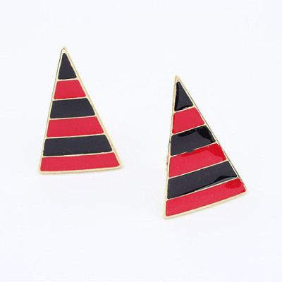 [Free Shipping] Stylish fashion triangular metal earrings