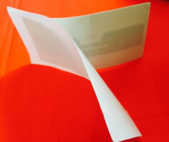 R124 6C tag 18 meters 860-960Mhz Vehicle Windshield UHF RFID tag For Car Parking