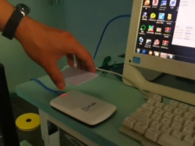 What is the advantage of desktop rfid reader?