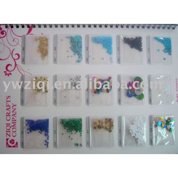 Different designs of table confetti